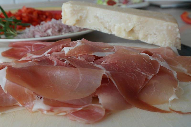 Prosciutto crudo e formaggio DOP IGP